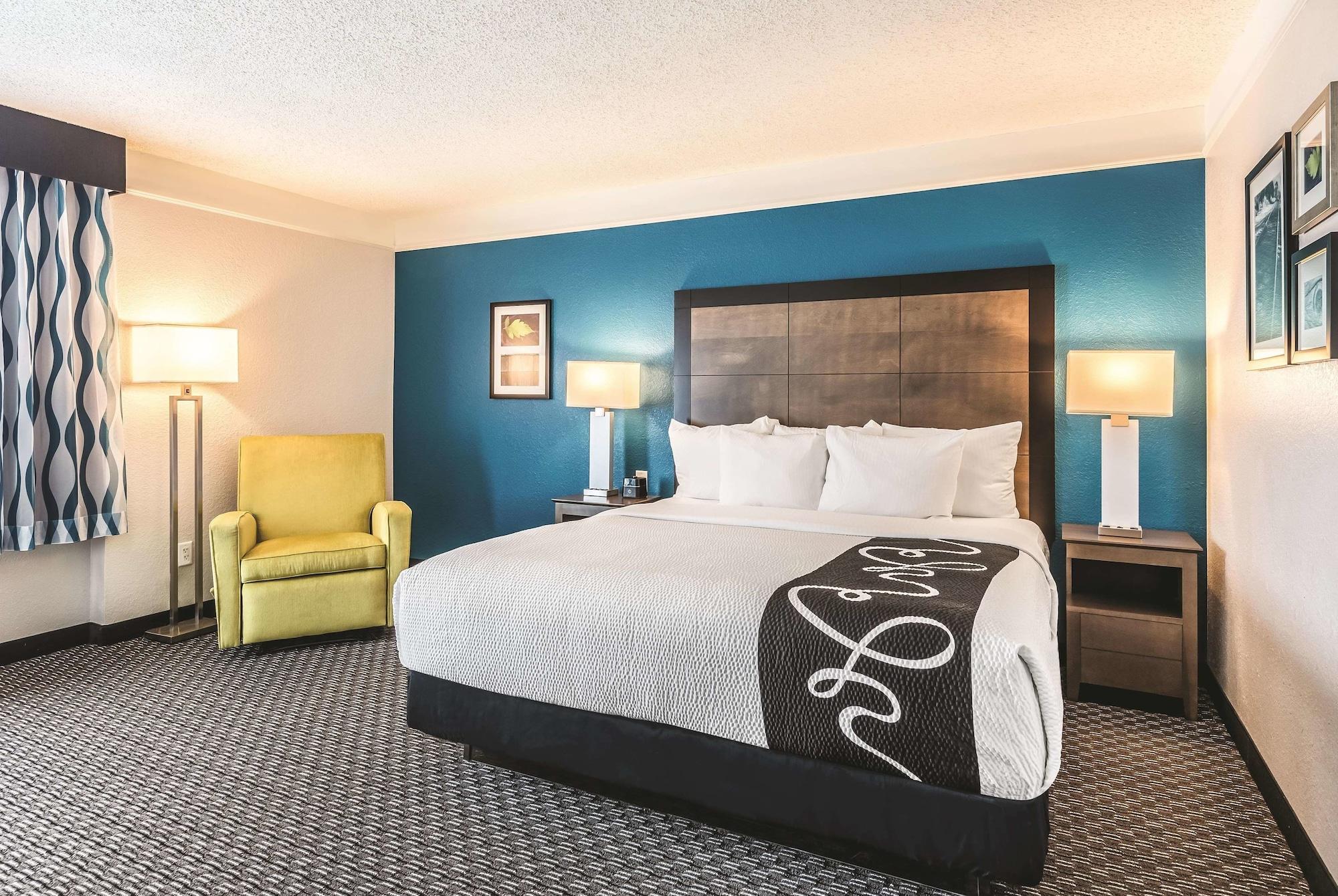 La Quinta By Wyndham Orlando Lake Mary Exterior photo