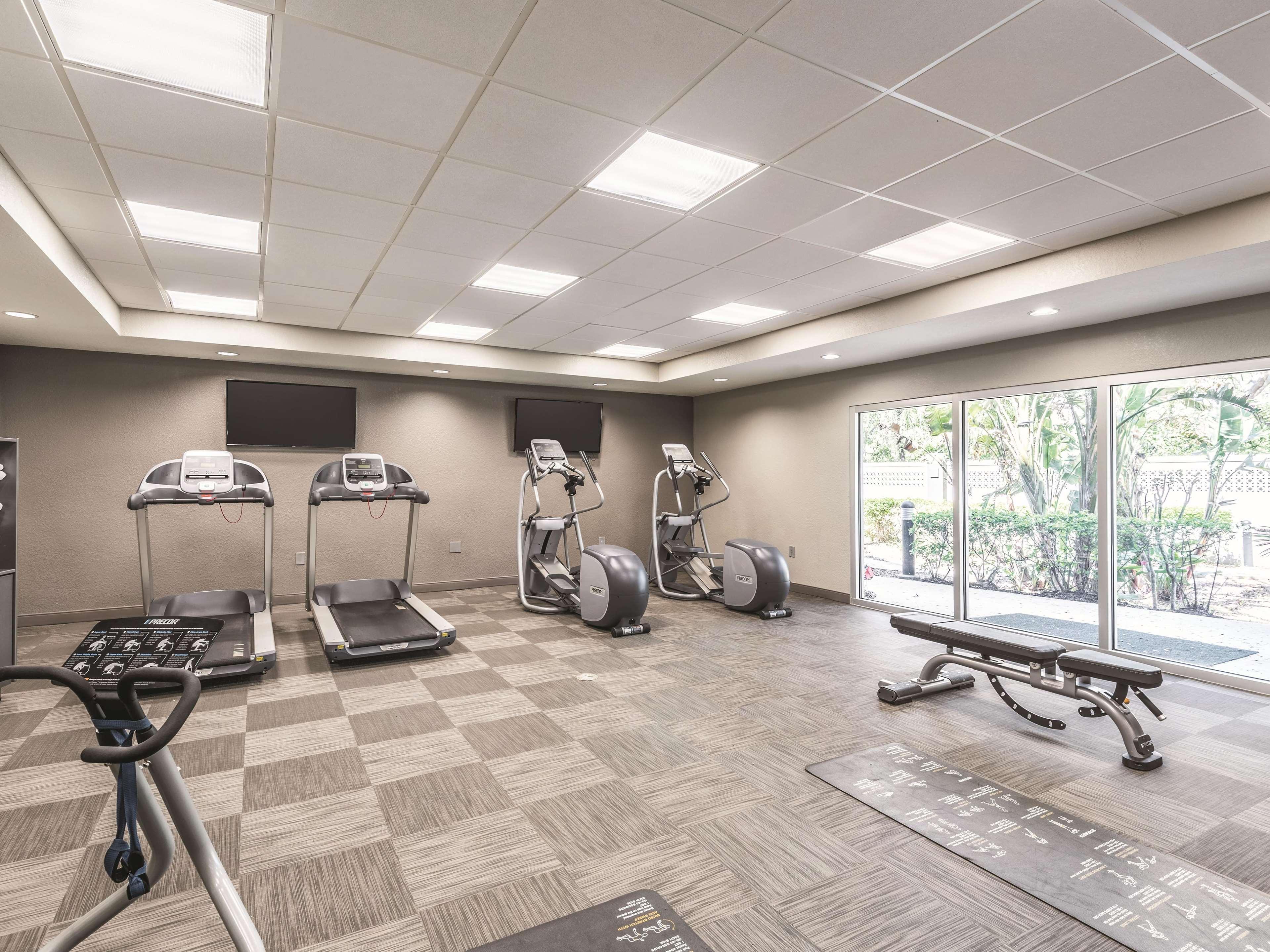 La Quinta By Wyndham Orlando Lake Mary Exterior photo